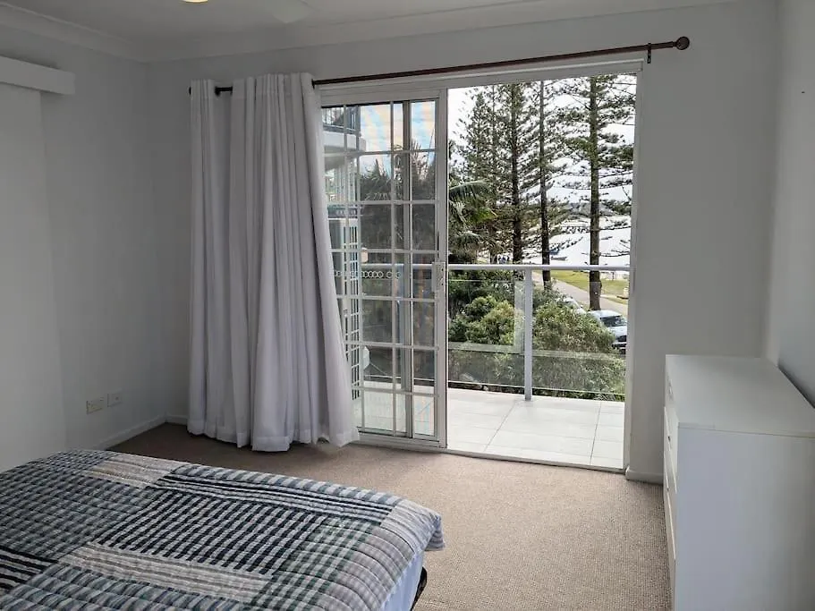 The Golden Beach House Absolute Water Front Apartment